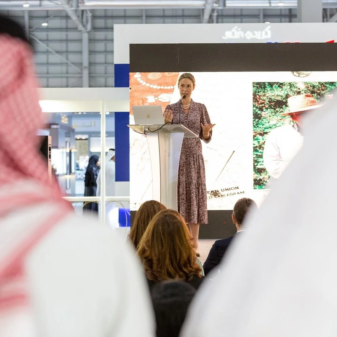 Prezentare de carte la Jewellery Arabia
